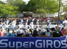 Comparsa de bailarines SuperGIROS 2019