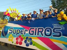 Carroza SuperGIROS con la #GenteSuperGiros