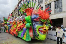 Disfruta de las carrozas del carnaval de Negros y Blancos 2020 con SuperGIROS